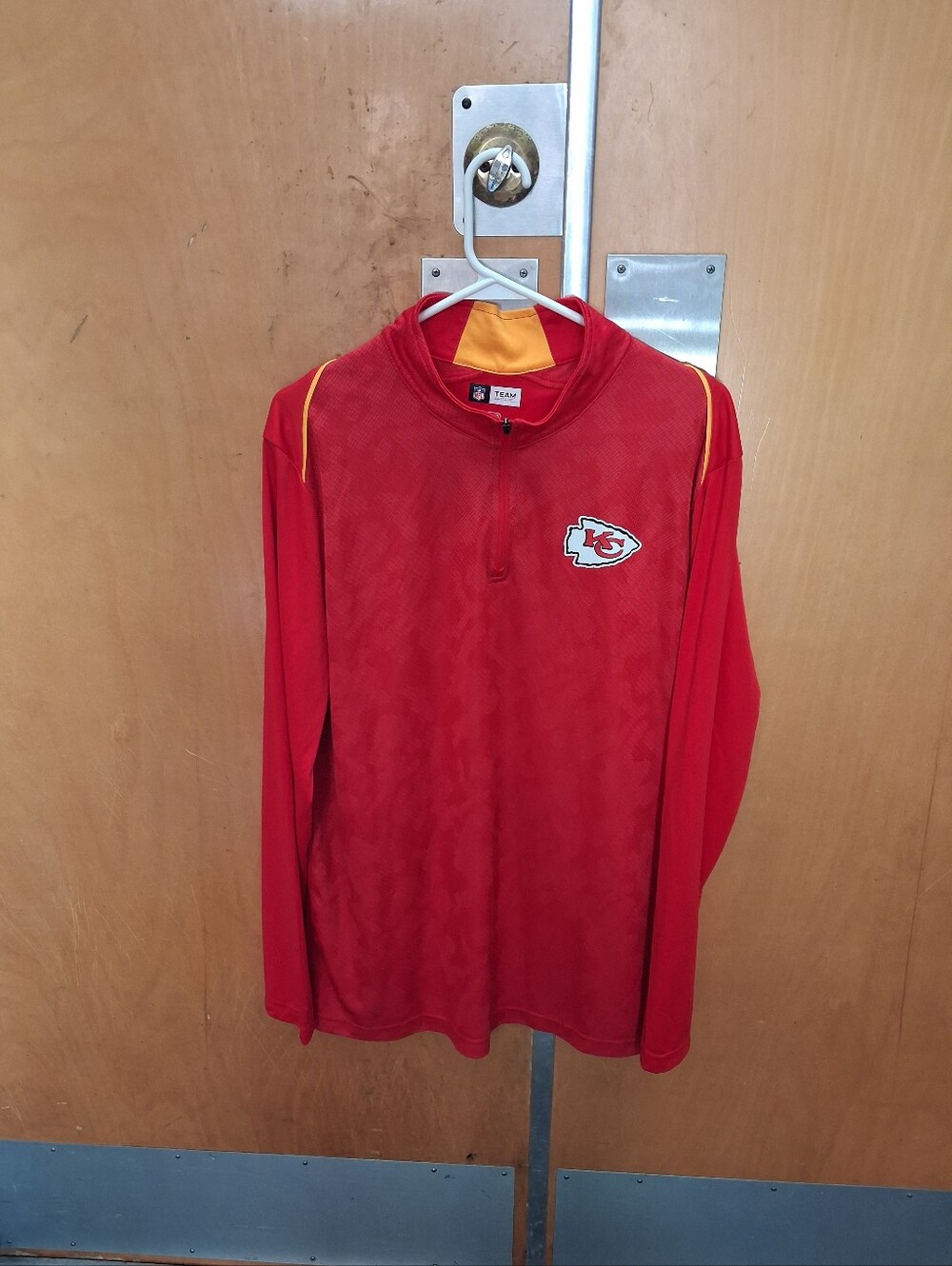 Kansas City Chiefs Red Long-Sleeve Quarter-Zip Performance Top Size Large
